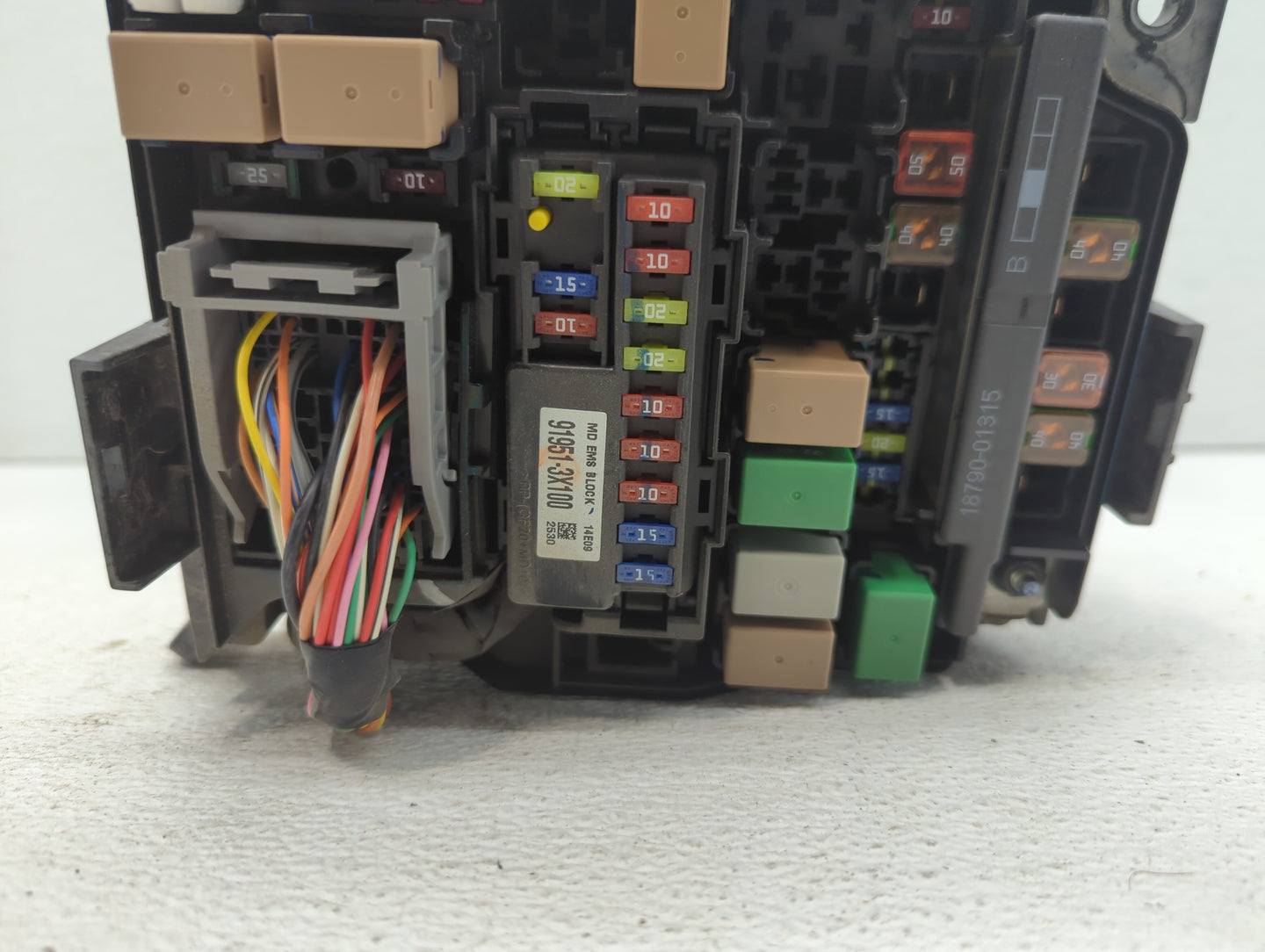 2014-2016 Hyundai Elantra Fusebox Fuse Box Panel Relay Module P/N:912013Y060 91951-3X100 Fits Fits 2014 2015 2016 OEM Used A