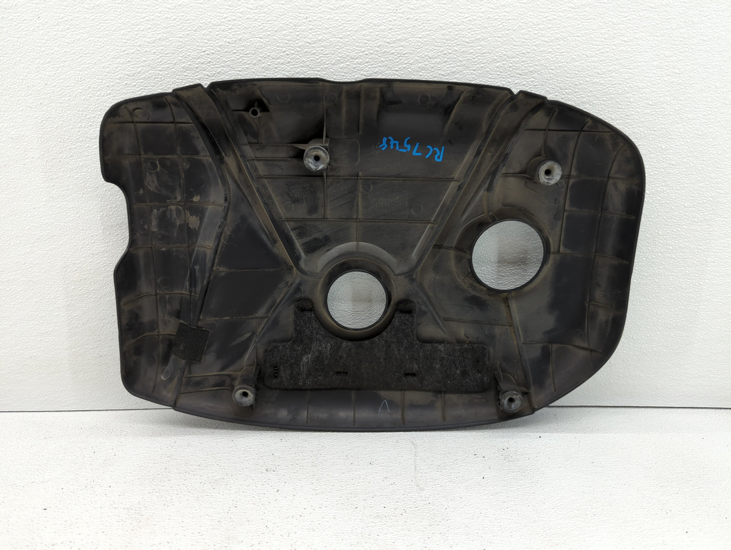 2015 Hyundai Elantra Engine Cover - Oemusedautoparts1.com