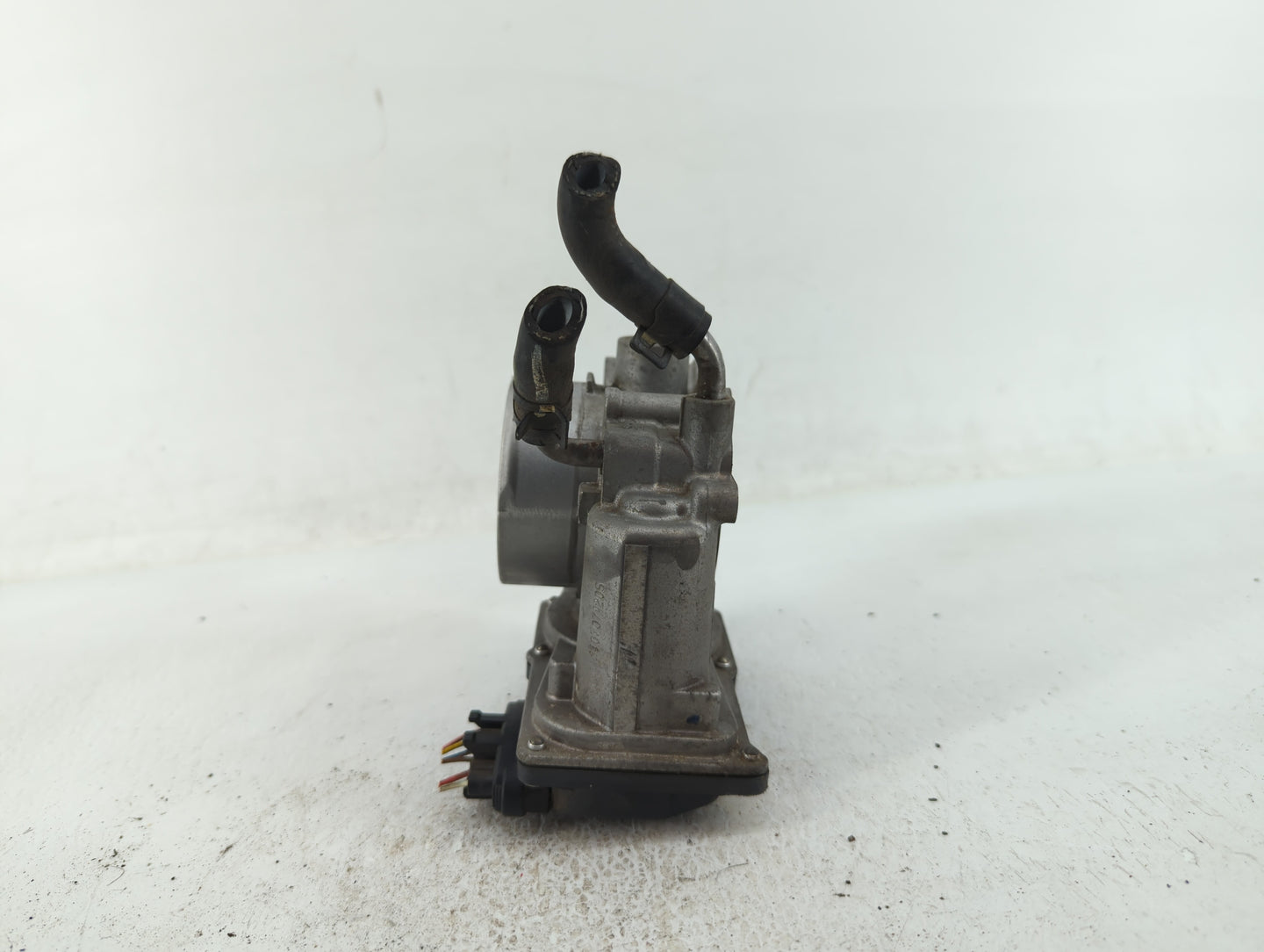 2011-2020 Hyundai Elantra Throttle Body P/N:35100-2E000 35100-2E710 Fits OEM Used Auto Parts - Oemusedautoparts1.com
