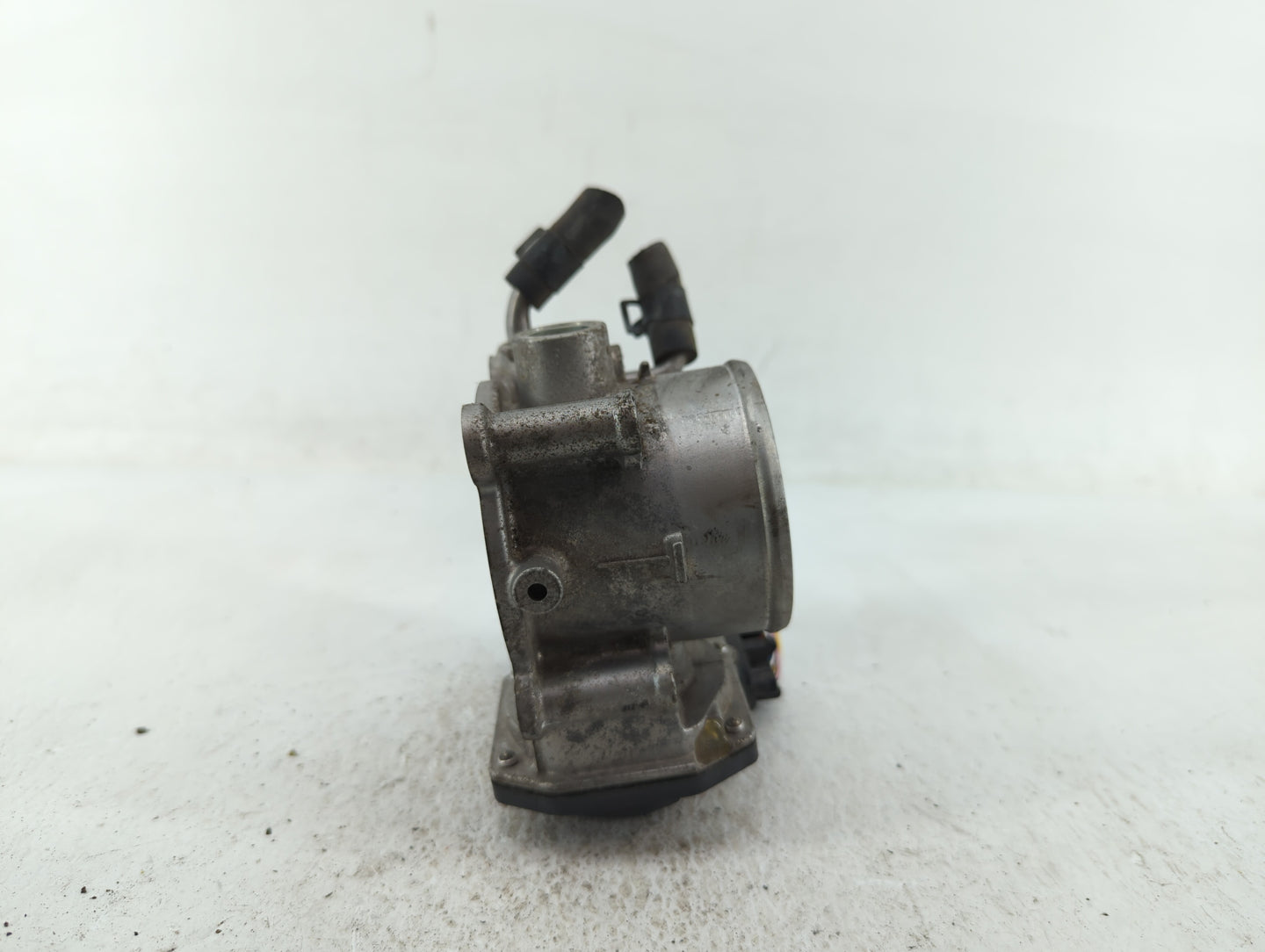2011-2020 Hyundai Elantra Throttle Body P/N:35100-2E000 35100-2E710 Fits OEM Used Auto Parts - Oemusedautoparts1.com