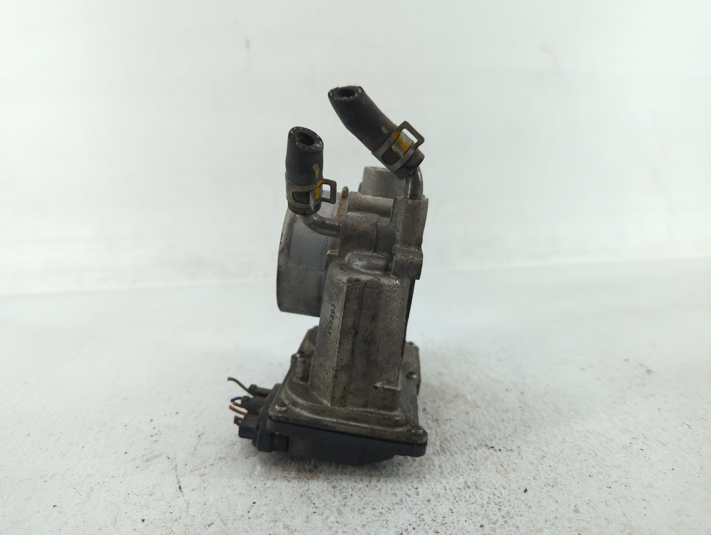 2011-2020 Hyundai Elantra Throttle Body P/N:35100-2E000 35100-2E710 Fits OEM Used Auto Parts - Oemusedautoparts1.com