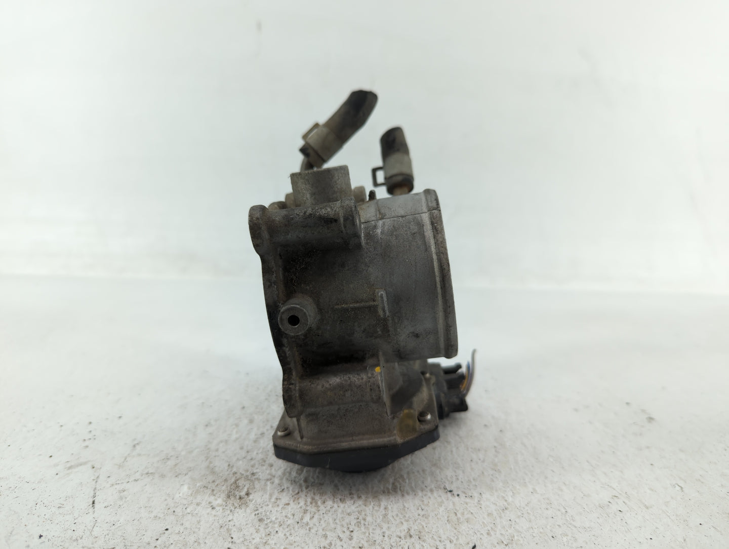 2011-2020 Hyundai Elantra Throttle Body P/N:35100-2E000 35100-2E710 Fits OEM Used Auto Parts - Oemusedautoparts1.com