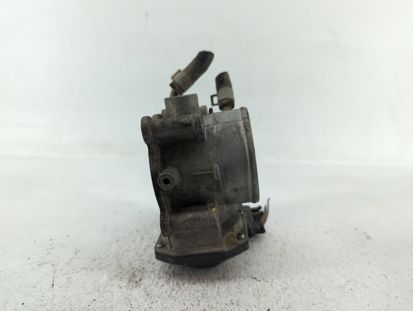 2011-2020 Hyundai Elantra Throttle Body P/N:35100-2E000 35100-2E710 Fits OEM Used Auto Parts - Oemusedautoparts1.com