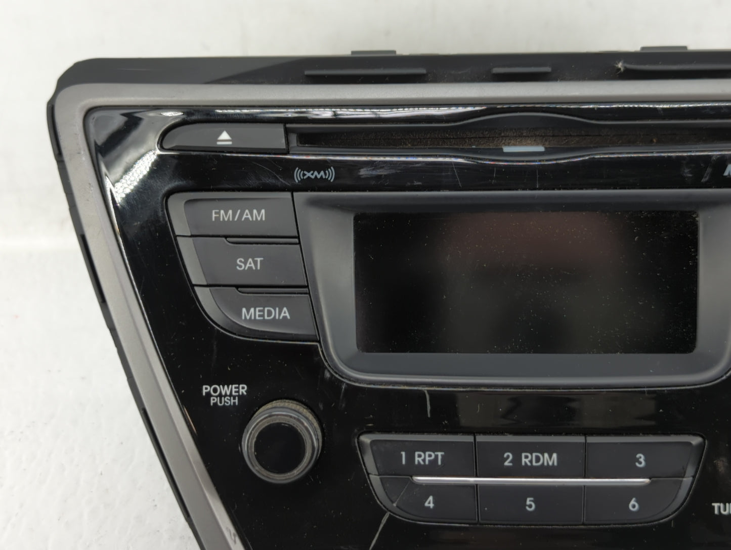 2014-2016 Hyundai Elantra Am Fm Cd Player Radio Receiver - Oemusedautoparts1.com