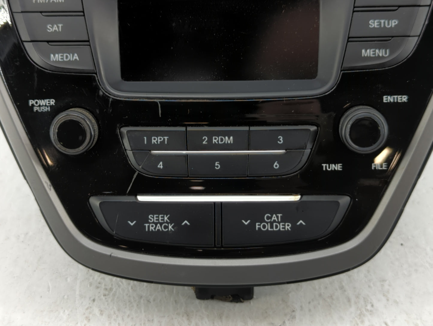 2014-2016 Hyundai Elantra Am Fm Cd Player Radio Receiver - Oemusedautoparts1.com