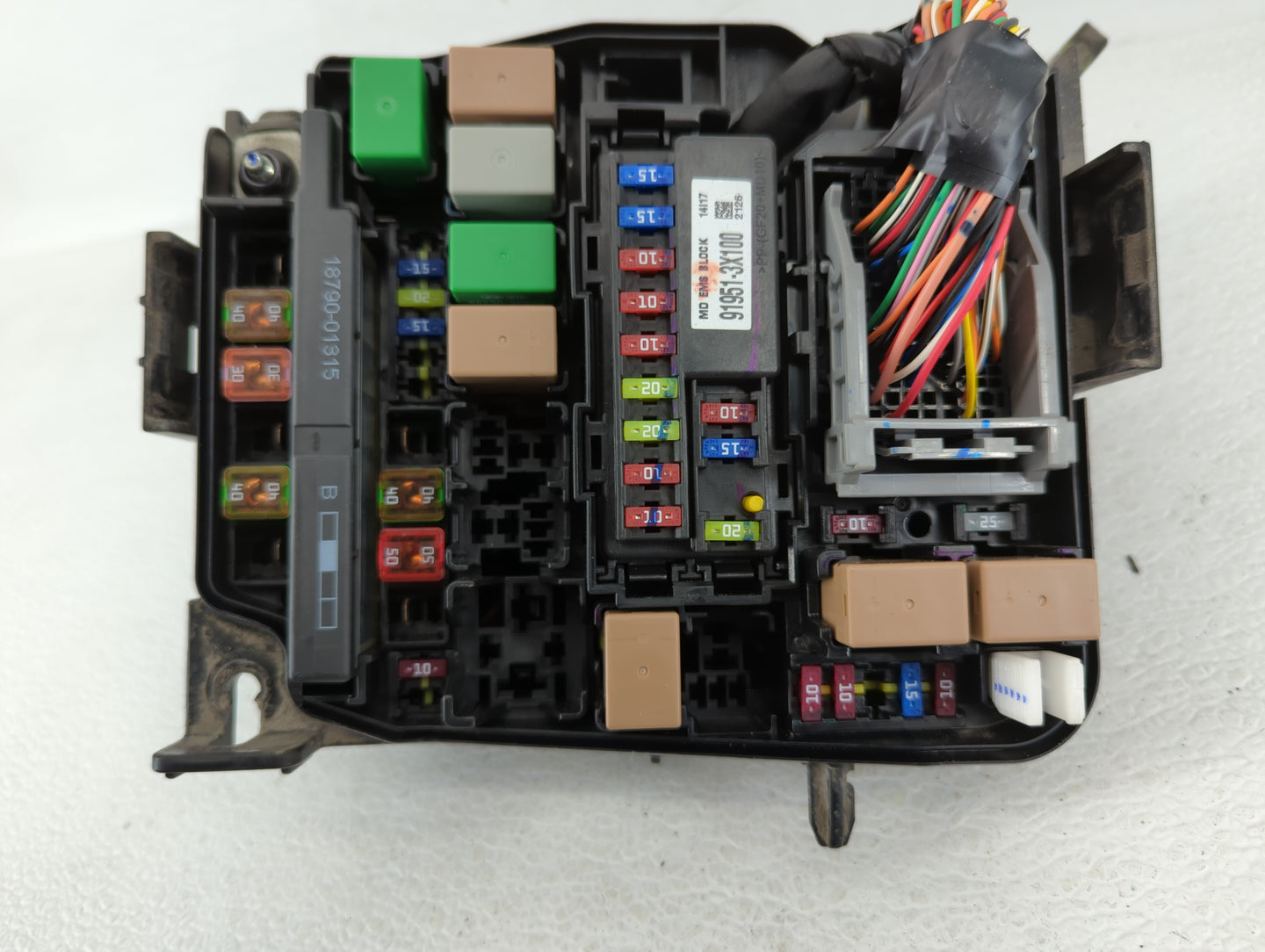 2014-2016 Hyundai Elantra Fusebox Fuse Box Panel Relay Module P/N:91951-3X710 Fits Fits 2014 2015 2016 OEM Used Auto Parts -