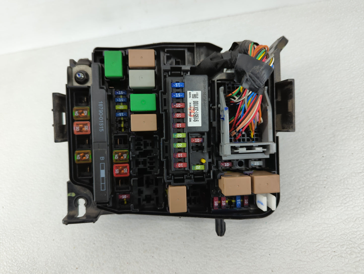 2014-2016 Hyundai Elantra Fusebox Fuse Box Panel Relay Module P/N:91951-3X710 91951-3X100 Fits Fits 2014 2015 2016 OEM Used 