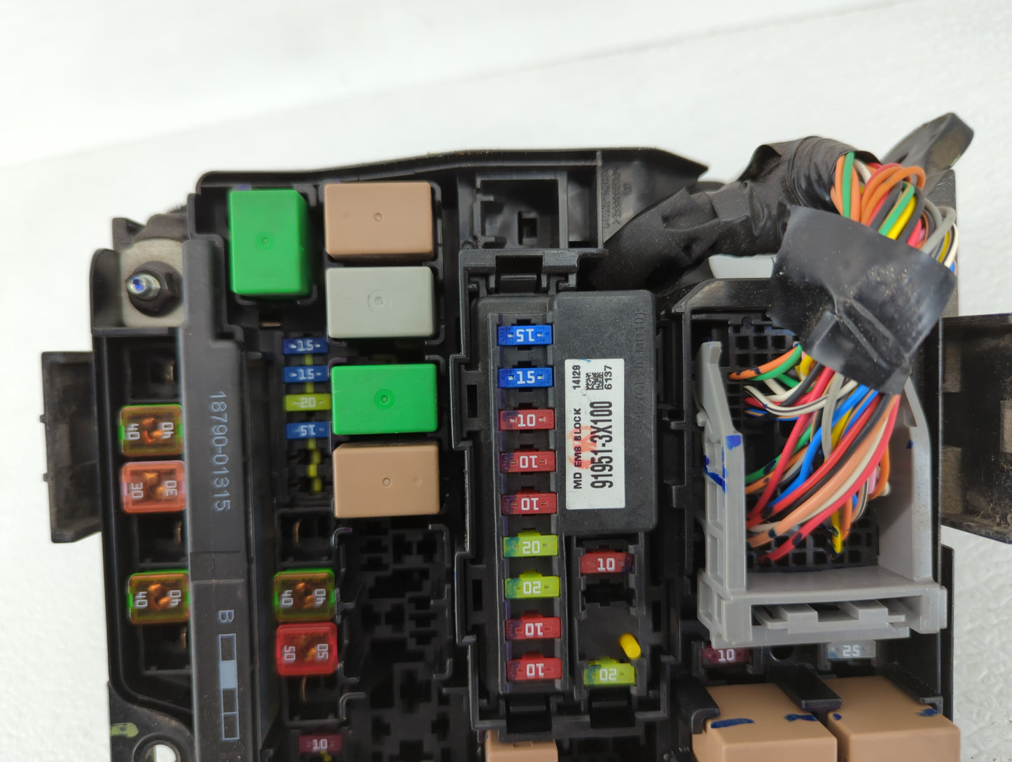 2014-2016 Hyundai Elantra Fusebox Fuse Box Panel Relay Module P/N:91951-3X710 91951-3X100 Fits Fits 2014 2015 2016 OEM Used 