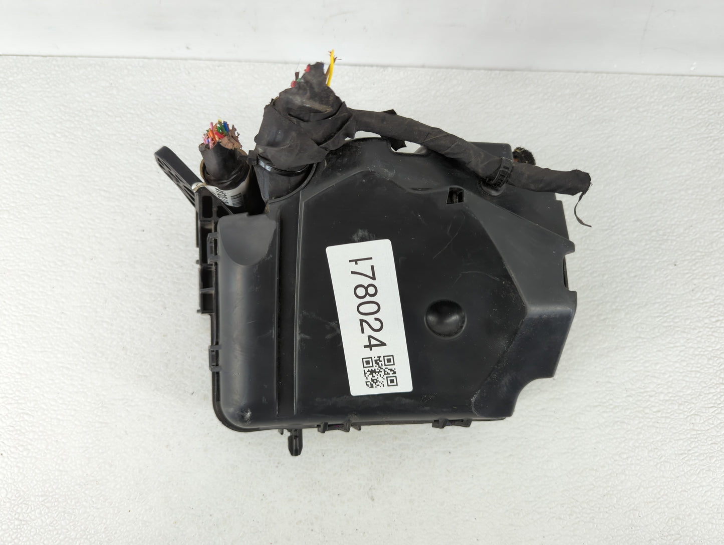 2014-2016 Hyundai Elantra Fusebox Fuse Box Panel Relay Module P/N:91951-3X710 91951-3X100 Fits Fits 2014 2015 2016 OEM Used 