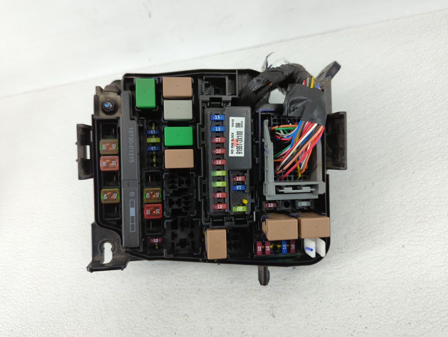 2014-2016 Hyundai Elantra Fusebox Fuse Box Panel Relay Module P/N:91951-3X710 91951-3X100 Fits Fits 2014 2015 2016 OEM Used 
