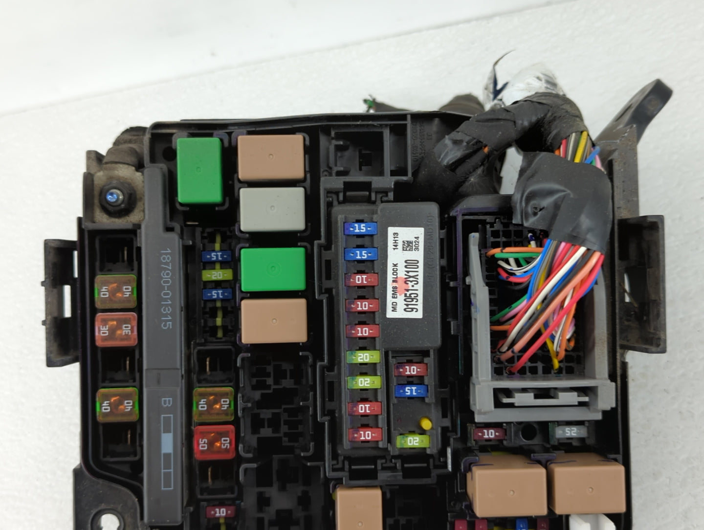 2014-2016 Hyundai Elantra Fusebox Fuse Box Panel Relay Module P/N:91951-3X710 91951-3X100 Fits Fits 2014 2015 2016 OEM Used 