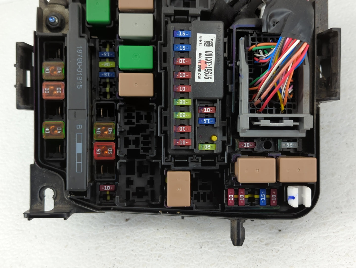 2014-2016 Hyundai Elantra Fusebox Fuse Box Panel Relay Module P/N:91951-3X710 91951-3X100 Fits Fits 2014 2015 2016 OEM Used 