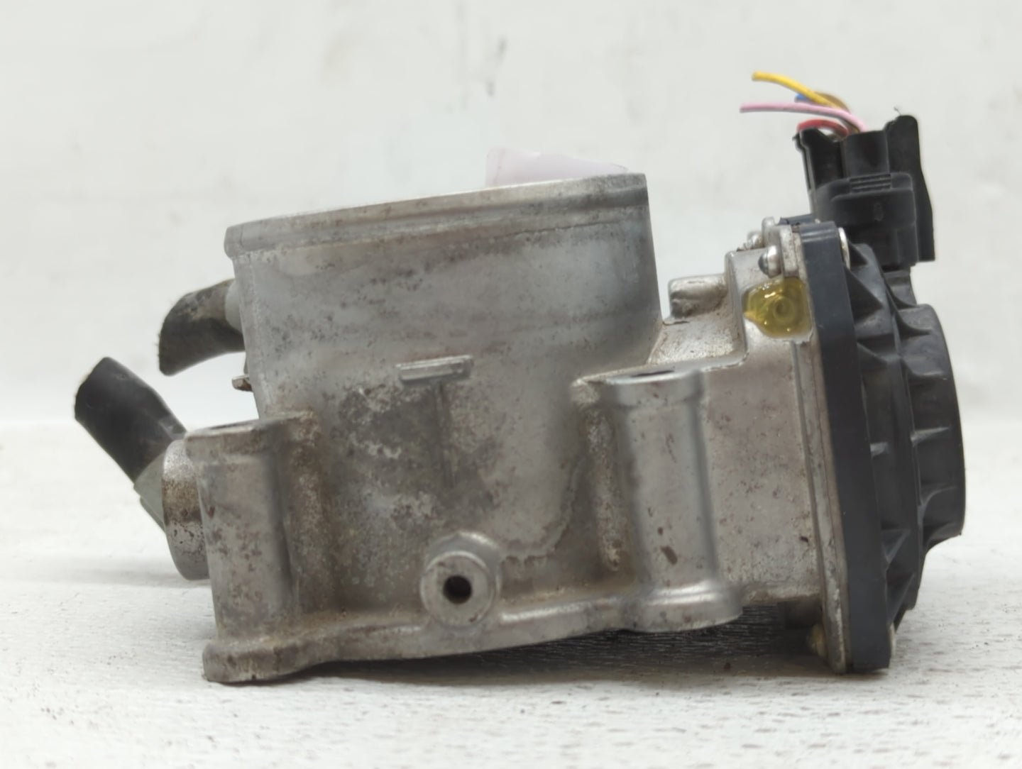 2011-2020 Hyundai Elantra Throttle Body P/N:35100-2E710 35100-2E000 Fits OEM Used Auto Parts - Oemusedautoparts1.com