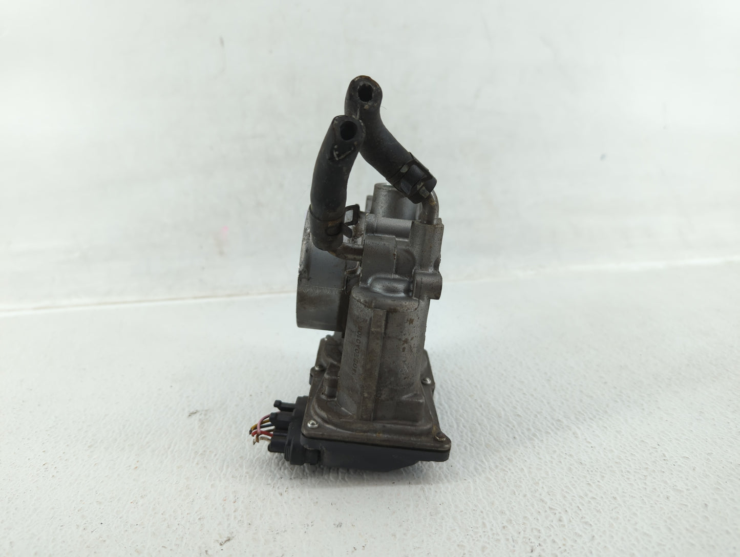 2011-2020 Hyundai Elantra Throttle Body P/N:35100-2E000 Fits Fits 2011 2012 2013 2014 2015 2016 2017 2018 2019 2020 2021 OEM