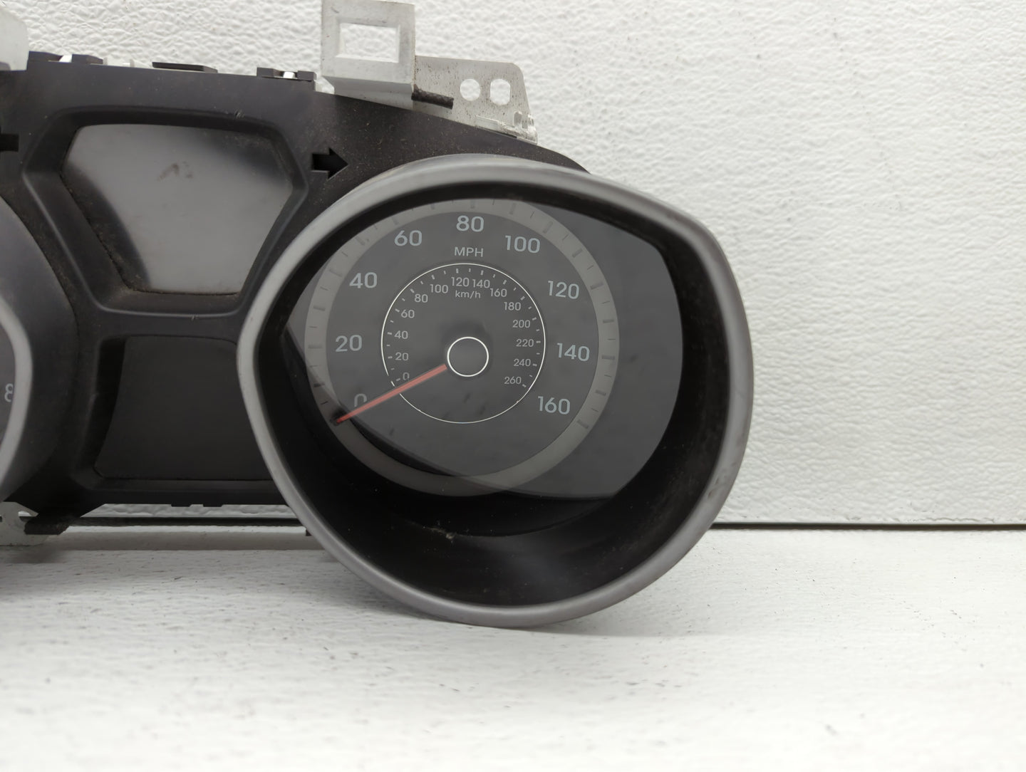 2014-2016 Hyundai Elantra Instrument Cluster Speedometer Gauges P/N:94004-3X210 Fits Fits 2014 2015 2016 OEM Used Auto Parts