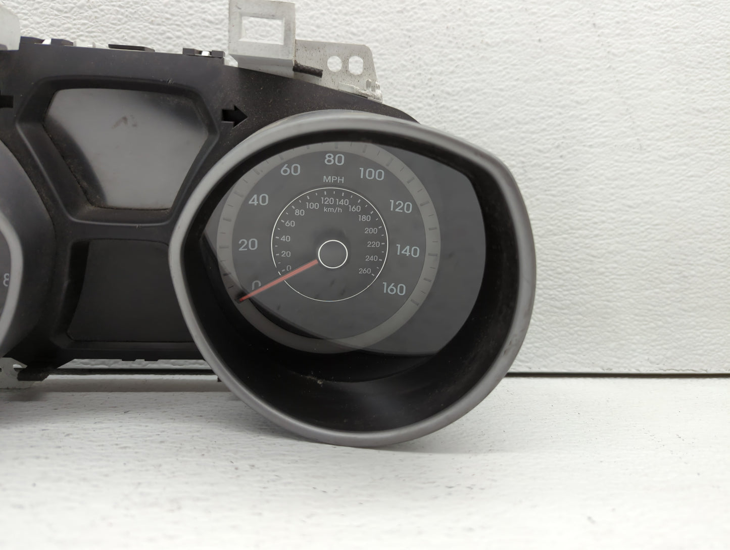 2014-2016 Hyundai Elantra Instrument Cluster Speedometer Gauges P/N:94004-3X210 Fits Fits 2014 2015 2016 OEM Used Auto Parts