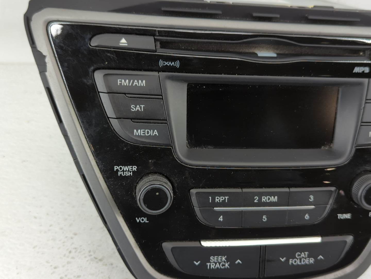 2014-2016 Hyundai Elantra Am Fm Cd Player Radio Receiver - Oemusedautoparts1.com