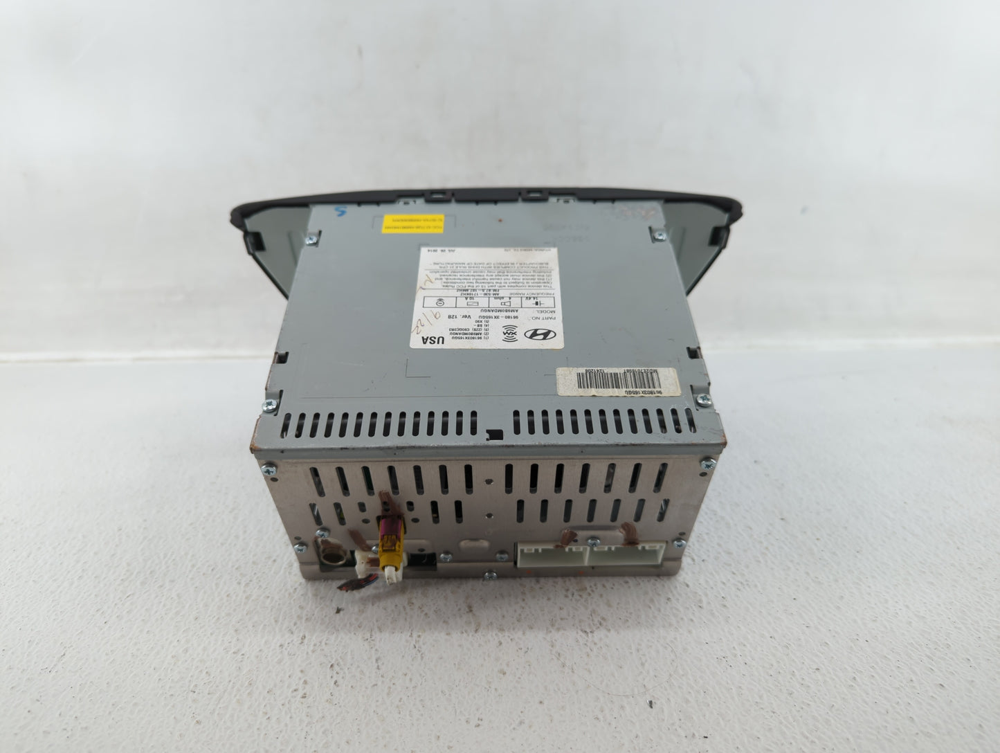 2014-2016 Hyundai Elantra Am Fm Cd Player Radio Receiver - Oemusedautoparts1.com