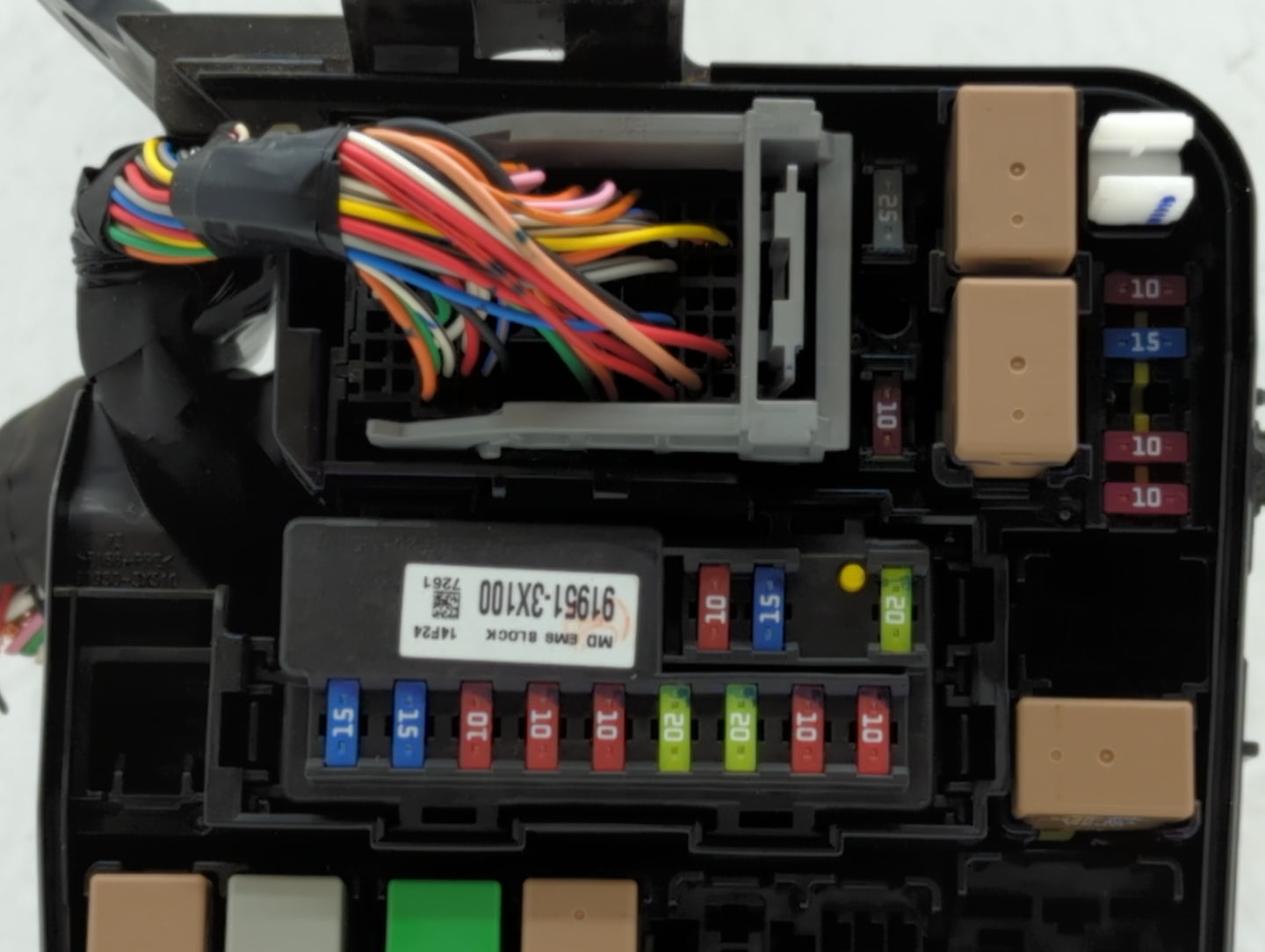 2014-2016 Hyundai Elantra Fusebox Fuse Box Panel Relay Module P/N:912013Y040UA Fits Fits 2014 2015 2016 OEM Used Auto Parts 