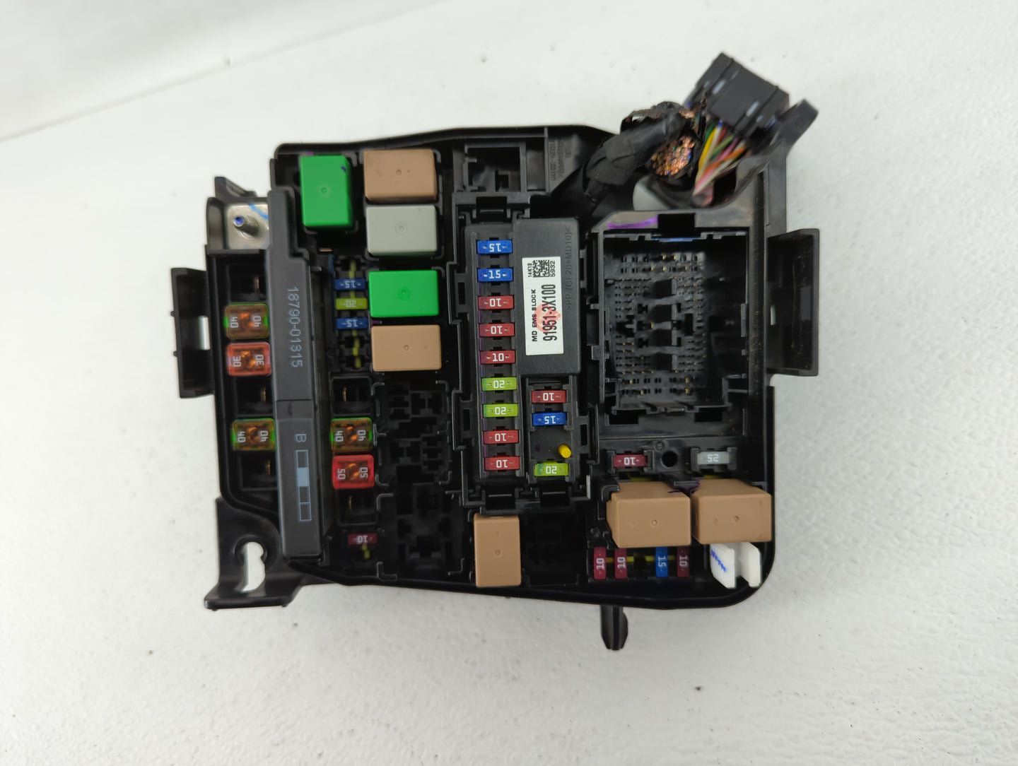2014-2016 Hyundai Elantra Fusebox Fuse Box Panel Relay Module P/N:91951-3X710 912013Y040UA Fits Fits 2014 2015 2016 OEM Used