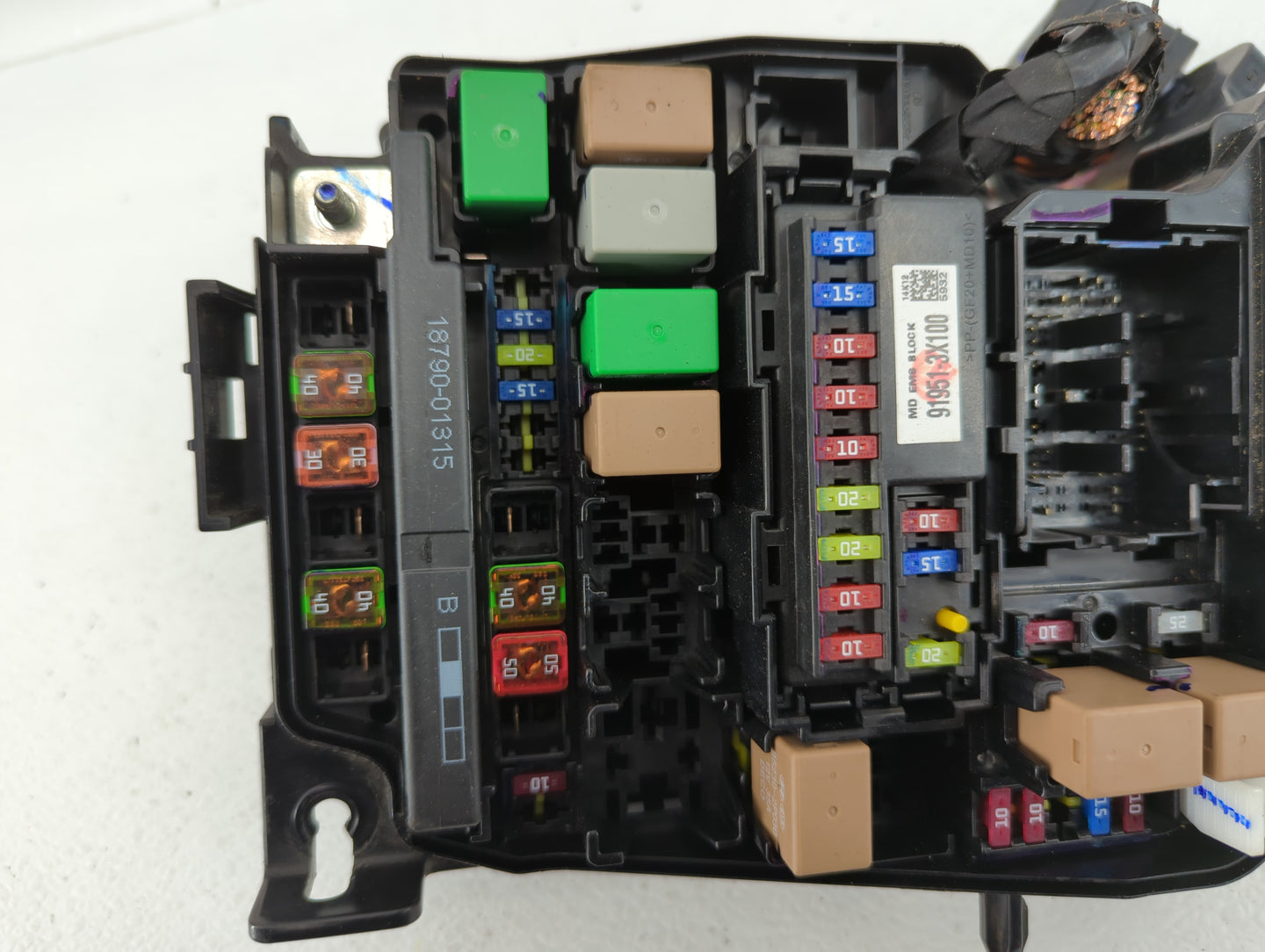 2014-2016 Hyundai Elantra Fusebox Fuse Box Panel Relay Module P/N:91951-3X710 912013Y040UA Fits Fits 2014 2015 2016 OEM Used