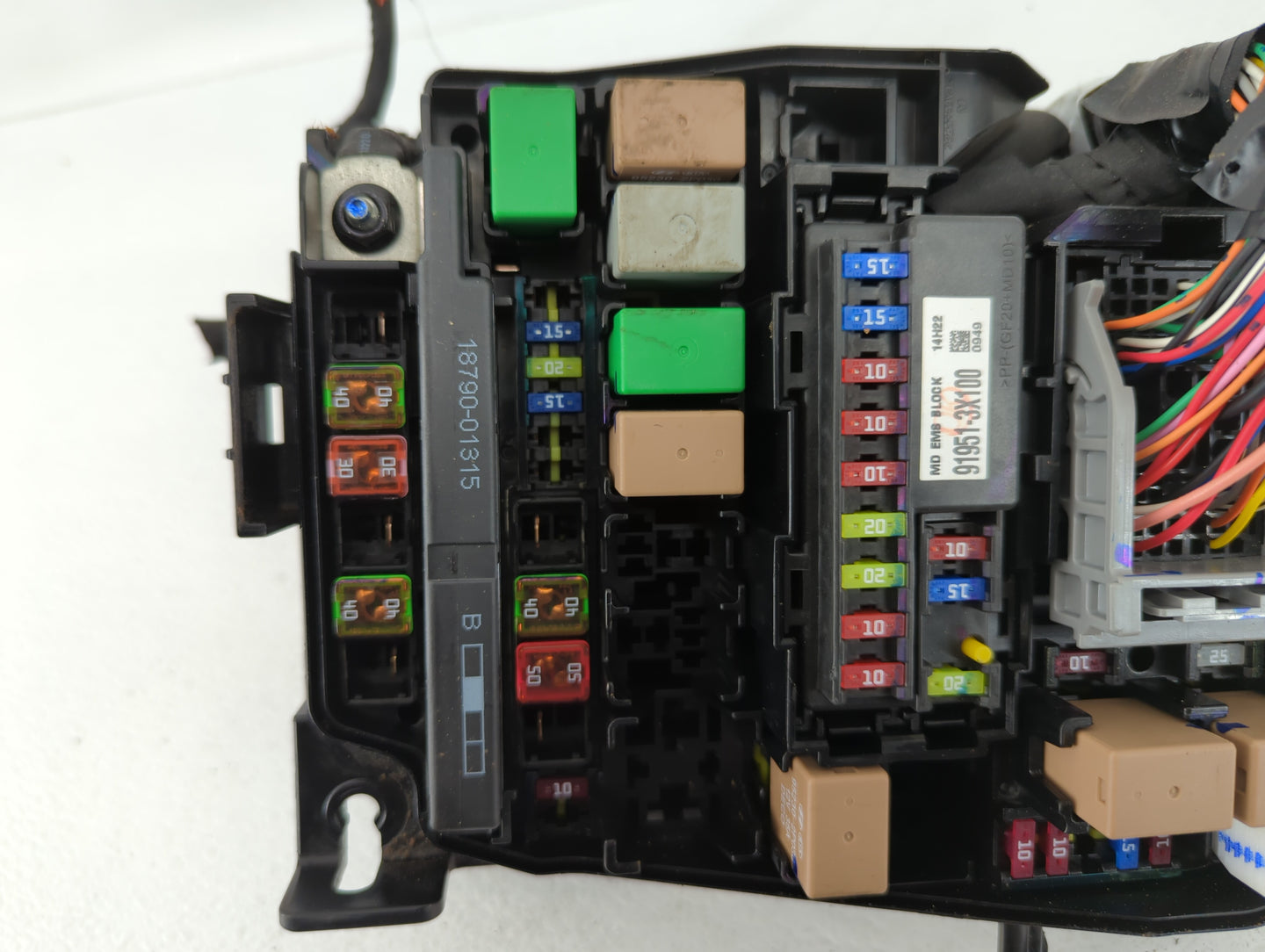2014-2016 Hyundai Elantra Fusebox Fuse Box Panel Relay Module P/N:91951-3X710 912013Y040UA Fits Fits 2014 2015 2016 OEM Used