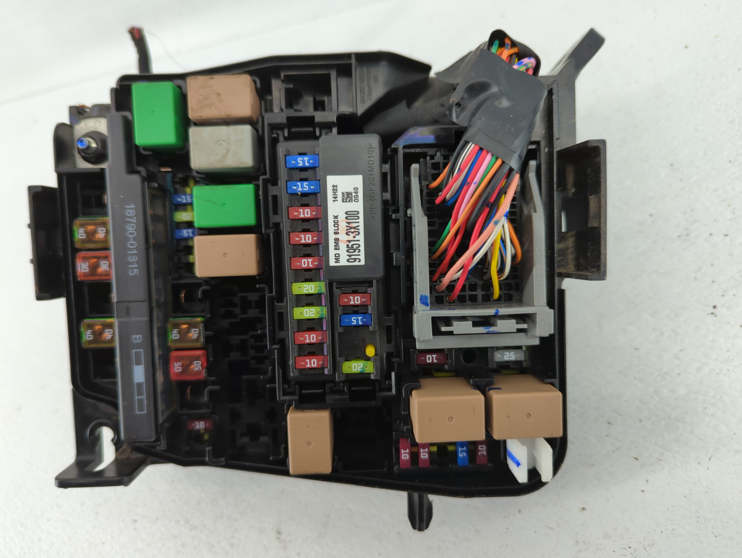 2014-2016 Hyundai Elantra Fusebox Fuse Box Panel Relay Module P/N:91951-3X710 912013Y040UA Fits Fits 2014 2015 2016 OEM Used