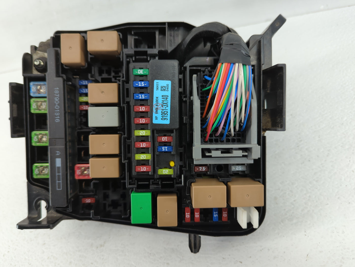 2014-2015 Hyundai Elantra Fusebox Fuse Box Panel Relay Module P/N:91950-A5712 Fits Fits 2014 2015 OEM Used Auto Parts - Oemu