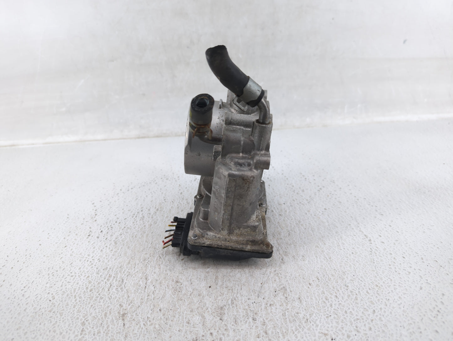 2011-2020 Hyundai Elantra Throttle Body P/N:35100-2E710 35100-2E000 Fits OEM Used Auto Parts - Oemusedautoparts1.com