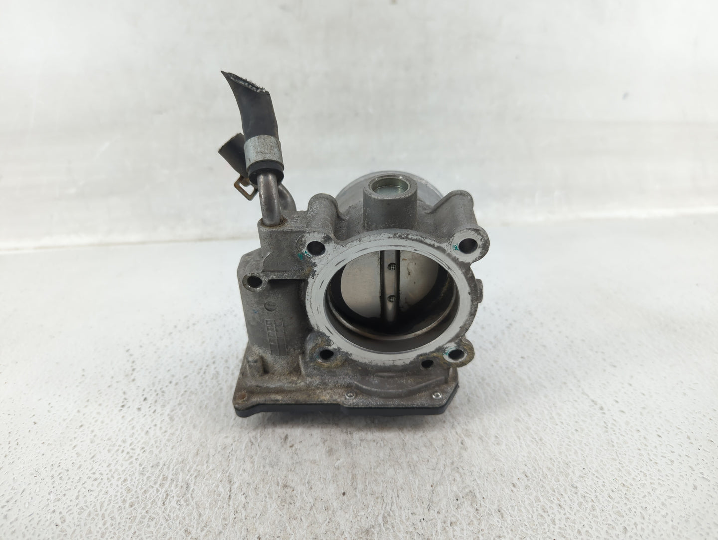 2011-2020 Hyundai Elantra Throttle Body P/N:35100-2E710 35100-2E000 Fits OEM Used Auto Parts - Oemusedautoparts1.com
