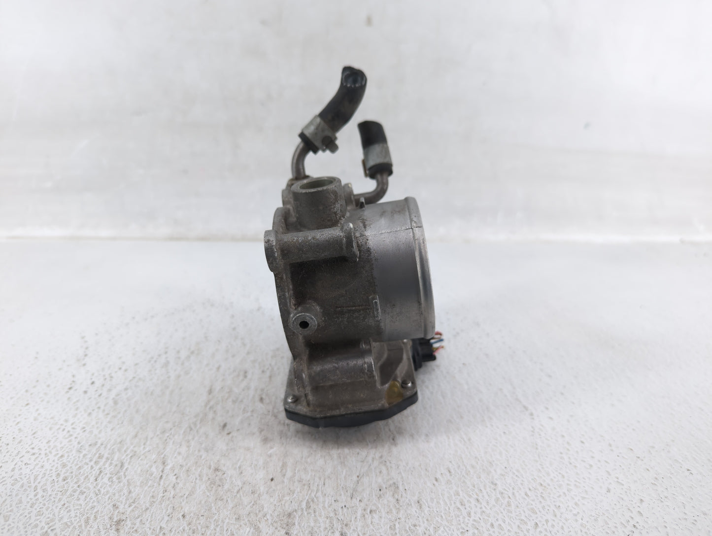 2011-2020 Hyundai Elantra Throttle Body P/N:35100-2E710 35100-2E000 Fits OEM Used Auto Parts - Oemusedautoparts1.com