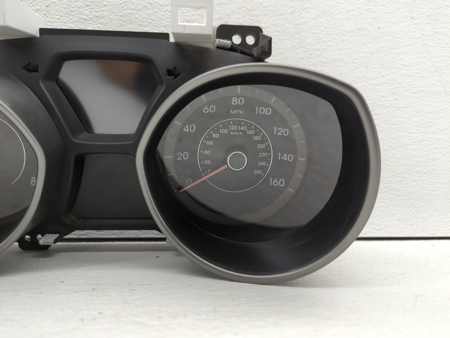 2014-2016 Hyundai Elantra Instrument Cluster Speedometer Gauges P/N:94004-3Y010 Fits Fits 2014 2015 2016 OEM Used Auto Parts