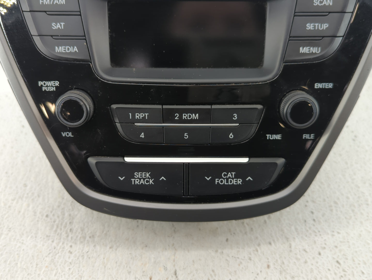 2014-2016 Hyundai Elantra Am Fm Cd Player Radio Receiver - Oemusedautoparts1.com