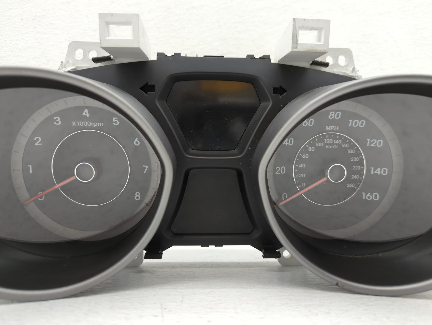 2014-2016 Hyundai Elantra Instrument Cluster Speedometer Gauges P/N:94004-3X210 Miles: Fits Fits 2014 2015 2016 OEM Used Aut