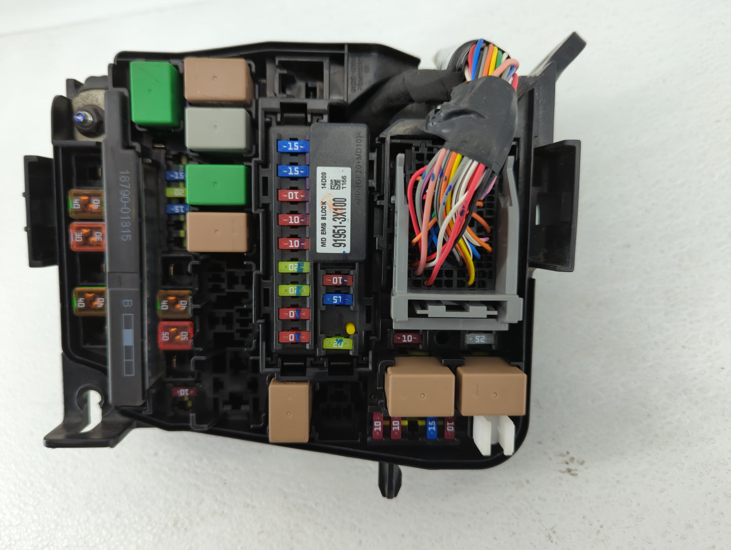 2014-2016 Hyundai Elantra Fusebox Fuse Box Panel Relay Module P/N:91951-3X710 Fits Fits 2014 2015 2016 OEM Used Auto Parts -