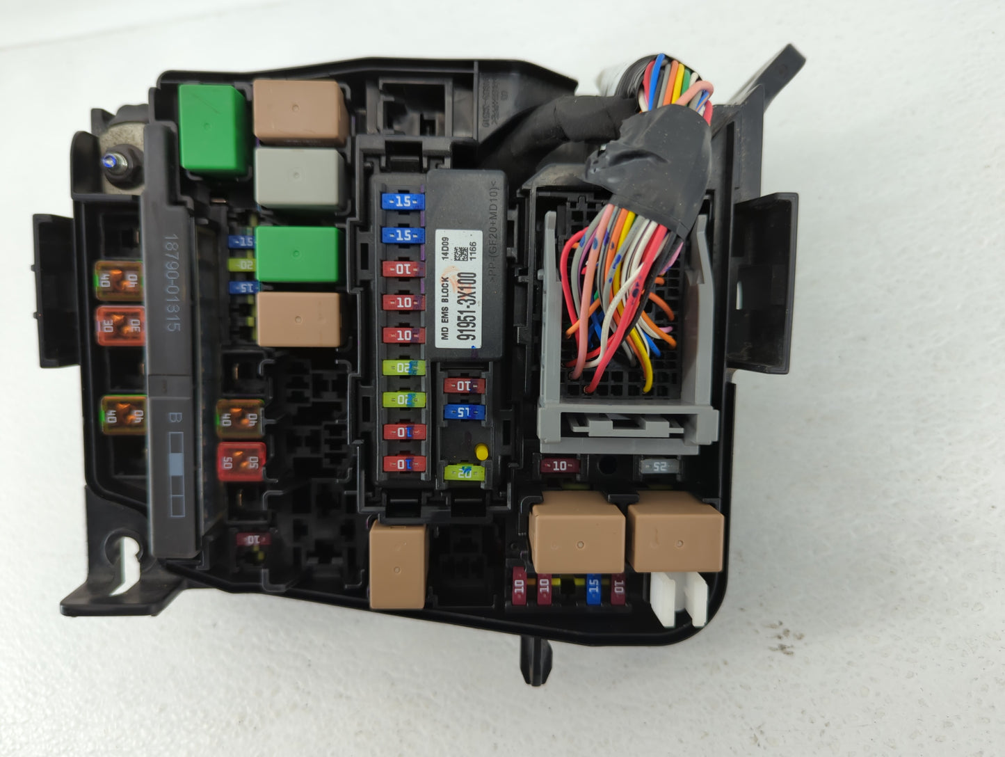 2014-2016 Hyundai Elantra Fusebox Fuse Box Panel Relay Module P/N:91951-3X710 Fits Fits 2014 2015 2016 OEM Used Auto Parts -