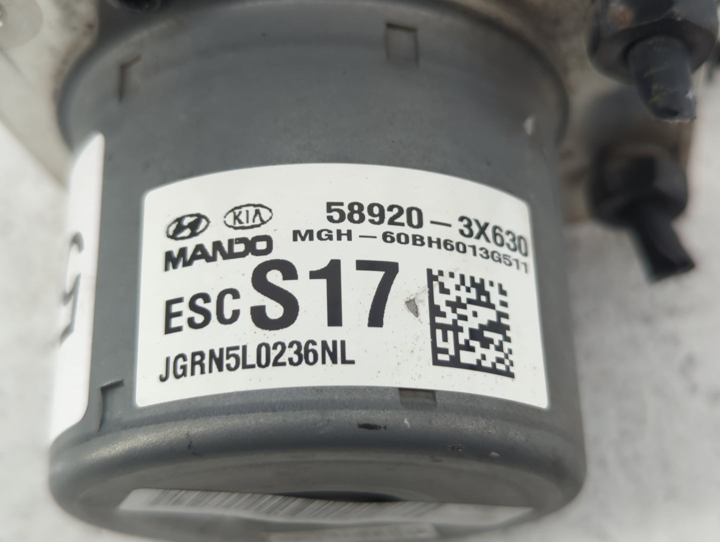2014-2016 Hyundai Elantra ABS Pump Control Module Replacement P/N:58920-3X630 Fits Fits 2014 2015 2016 OEM Used Auto Parts -