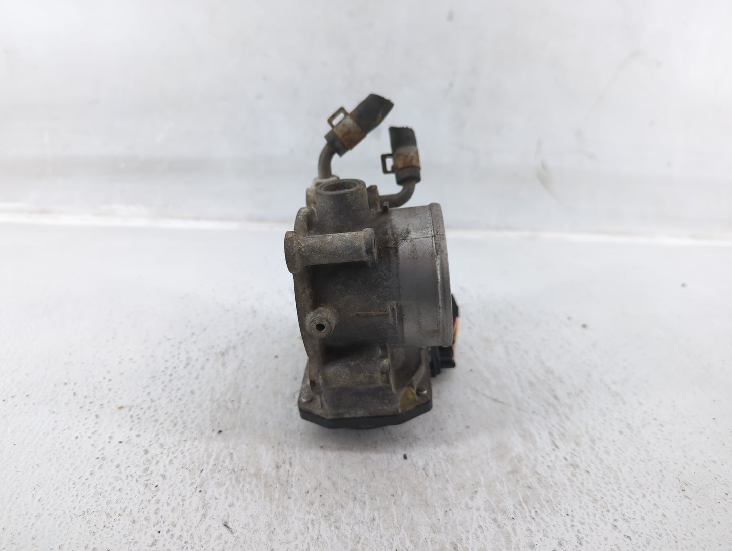 2011-2020 Hyundai Elantra Throttle Body P/N:35100-2E000 Fits Fits 2011 2012 2013 2014 2015 2016 2017 2018 2019 2020 2021 OEM