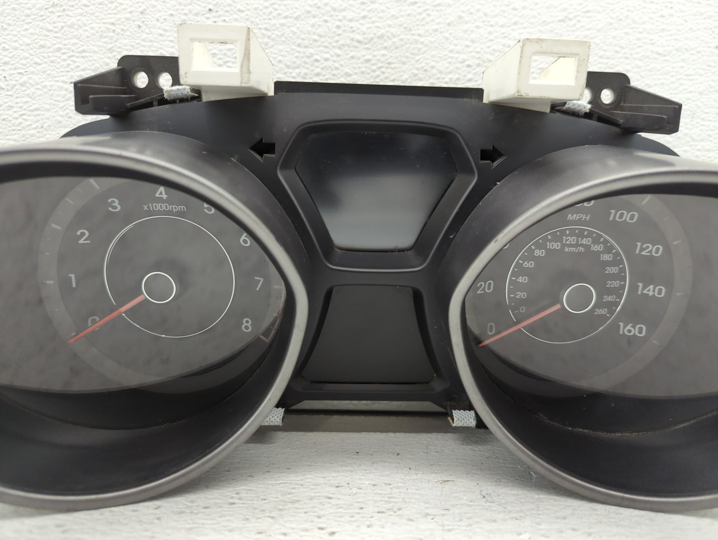 2014-2016 Hyundai Elantra Instrument Cluster Speedometer Gauges P/N:94004-3Y010 Fits Fits 2014 2015 2016 OEM Used Auto Parts