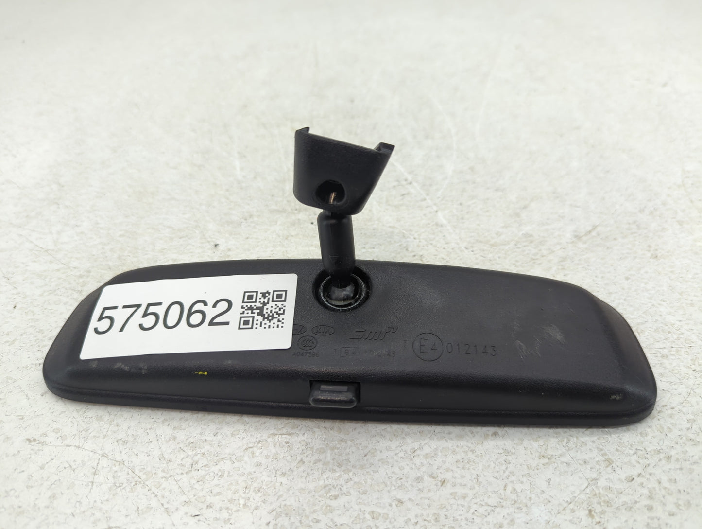 2013-2020 Hyundai Elantra Interior Rear View Mirror Replacement OEM P/N:E4012143 Fits OEM Used Auto Parts - Oemusedautoparts