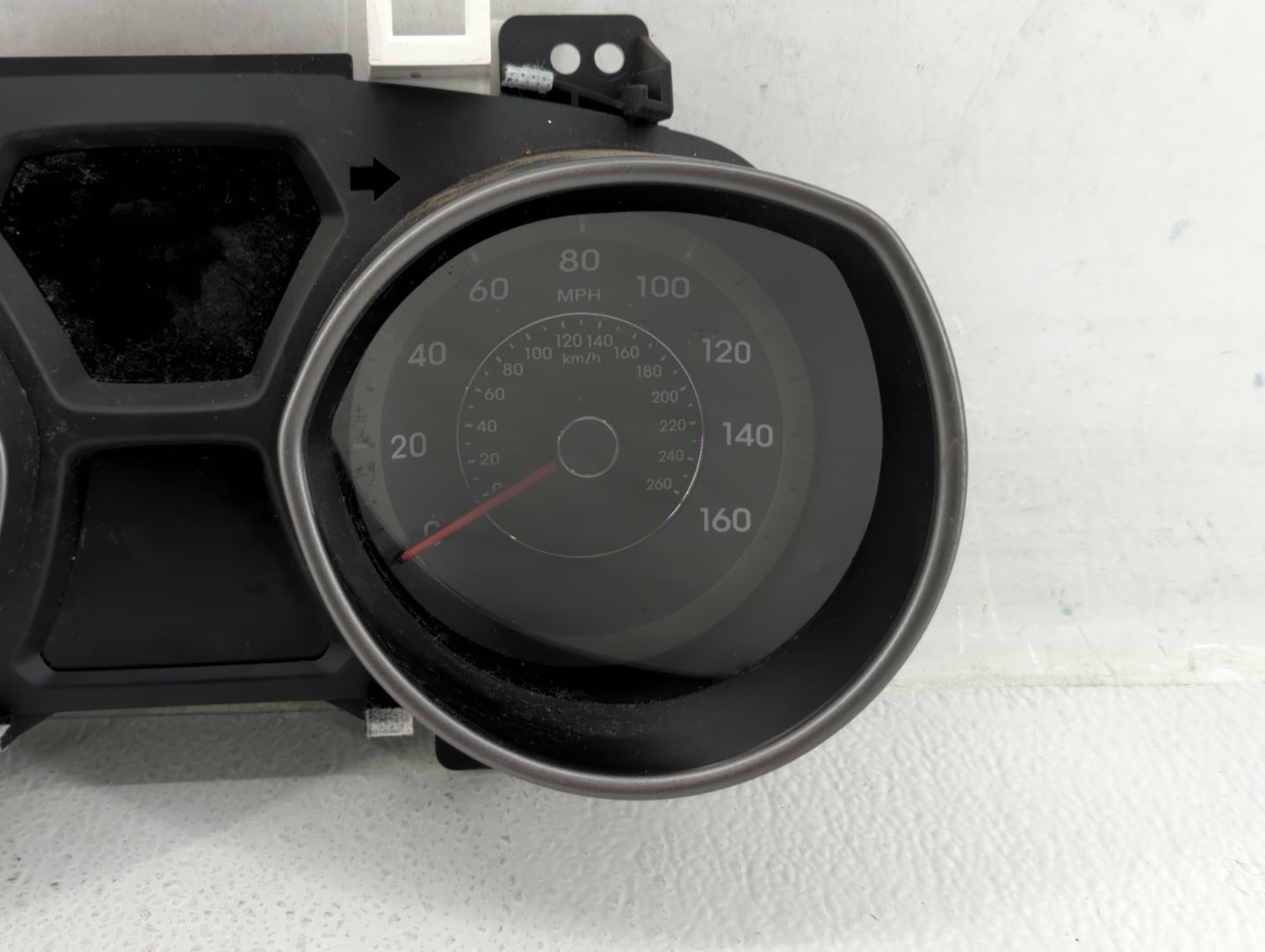 2014-2016 Hyundai Elantra Instrument Cluster Speedometer Gauges P/N:94004-3Y010 Fits Fits 2014 2015 2016 OEM Used Auto Parts