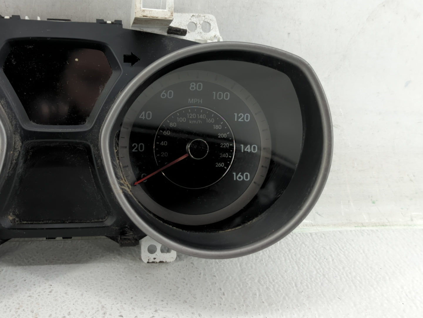 2014-2016 Hyundai Elantra Instrument Cluster Speedometer Gauges P/N:94004-3X210 Fits Fits 2014 2015 2016 OEM Used Auto Parts