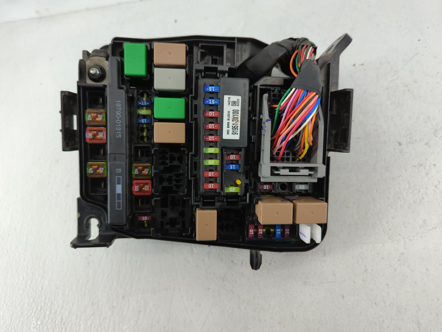 2014-2016 Hyundai Elantra Fusebox Fuse Box Panel Relay Module P/N:91951-3X710 Fits Fits 2014 2015 2016 OEM Used Auto Parts -