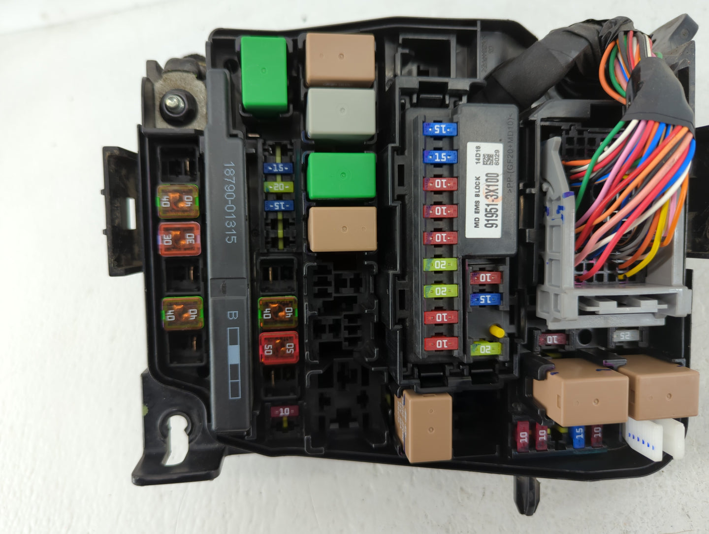 2014-2016 Hyundai Elantra Fusebox Fuse Box Panel Relay Module P/N:91951-3X710 Fits Fits 2014 2015 2016 OEM Used Auto Parts -