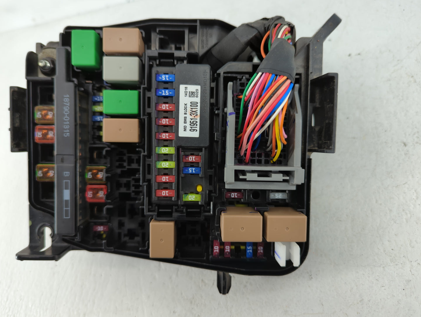 2014-2016 Hyundai Elantra Fusebox Fuse Box Panel Relay Module P/N:91951-3X710 Fits Fits 2014 2015 2016 OEM Used Auto Parts -