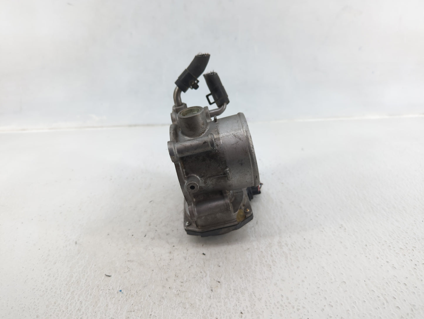 2011-2020 Hyundai Elantra Throttle Body P/N:3510-2E000 Fits Fits 2011 2012 2013 2014 2015 2016 2017 2018 2019 2020 2021 OEM 