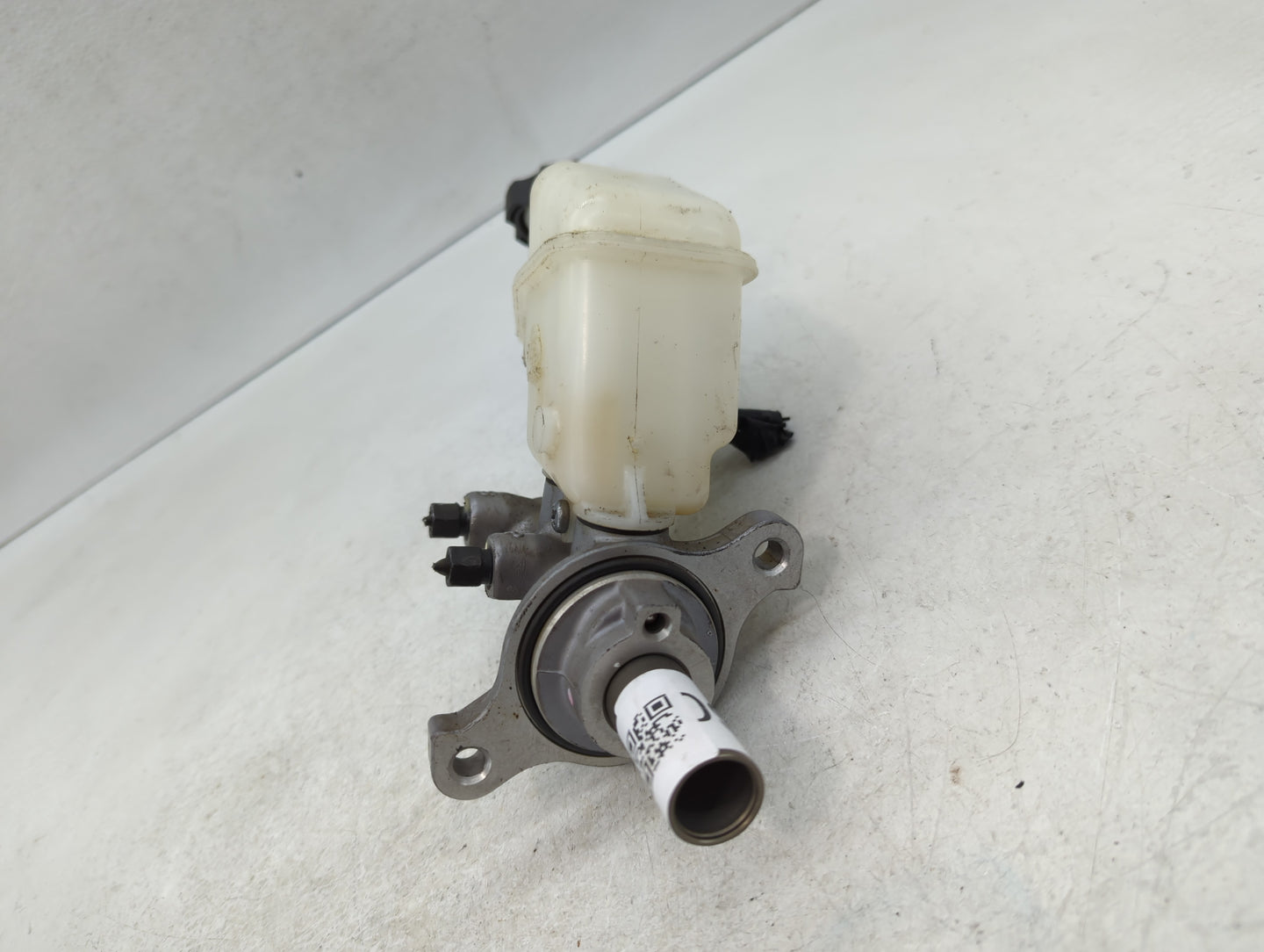 2014-2016 Hyundai Elantra Brake Master Cylinder - Oemusedautoparts1.com