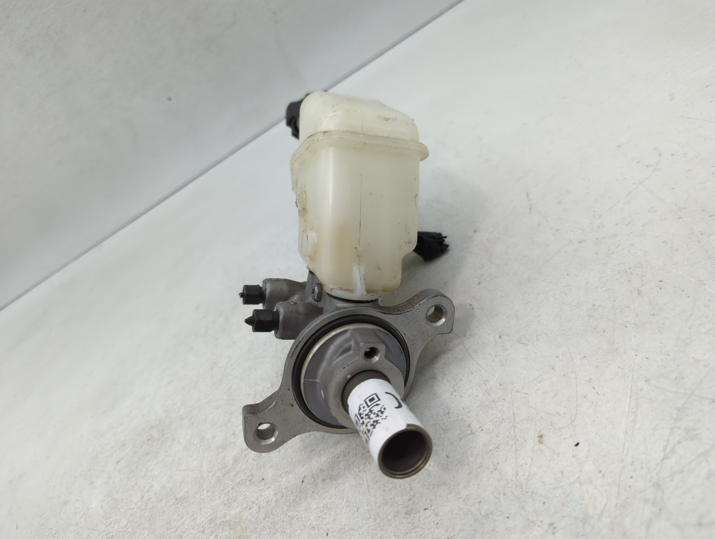 2014-2016 Hyundai Elantra Brake Master Cylinder - Oemusedautoparts1.com