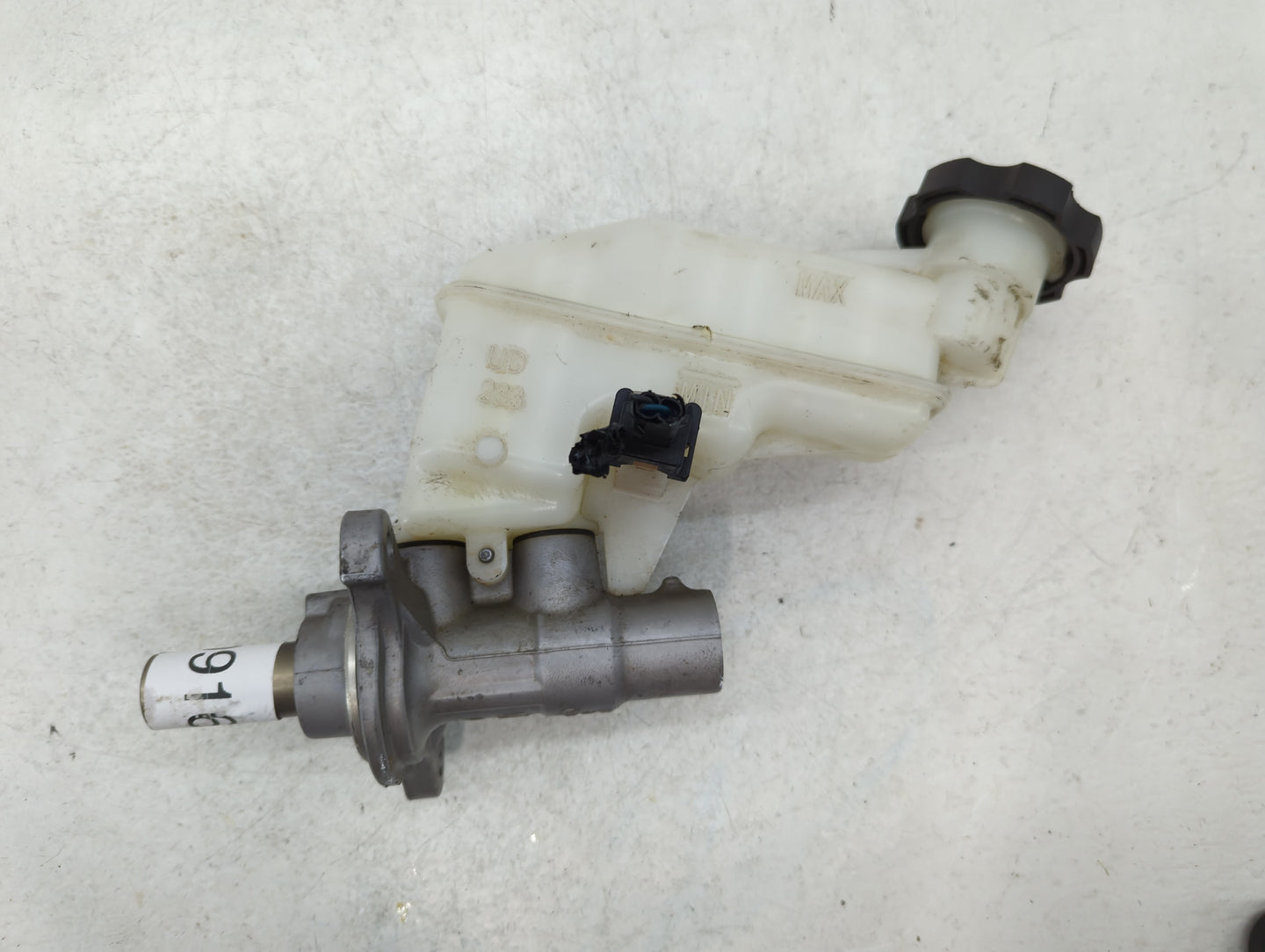 2014-2016 Hyundai Elantra Brake Master Cylinder - Oemusedautoparts1.com