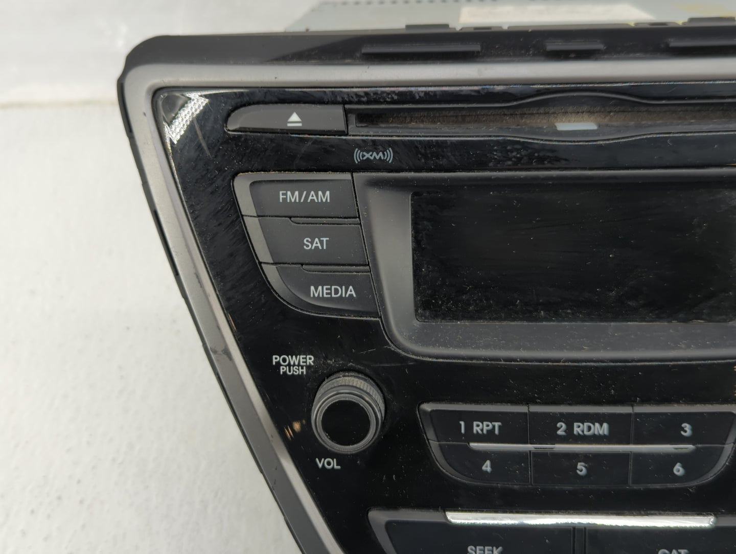 2014-2016 Hyundai Elantra Am Fm Cd Player Radio Receiver - Oemusedautoparts1.com